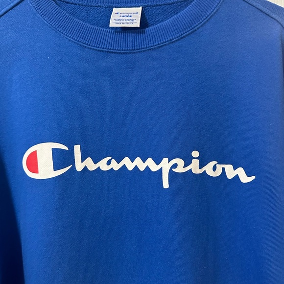 CHAMPION CREWNECK - Picture 2 of 4
